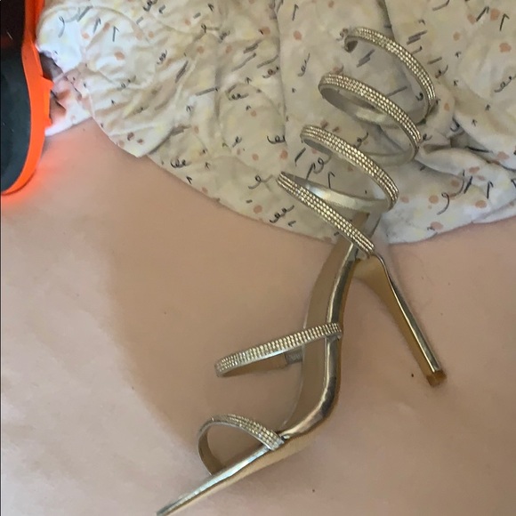 Heels - Picture 2 of 3